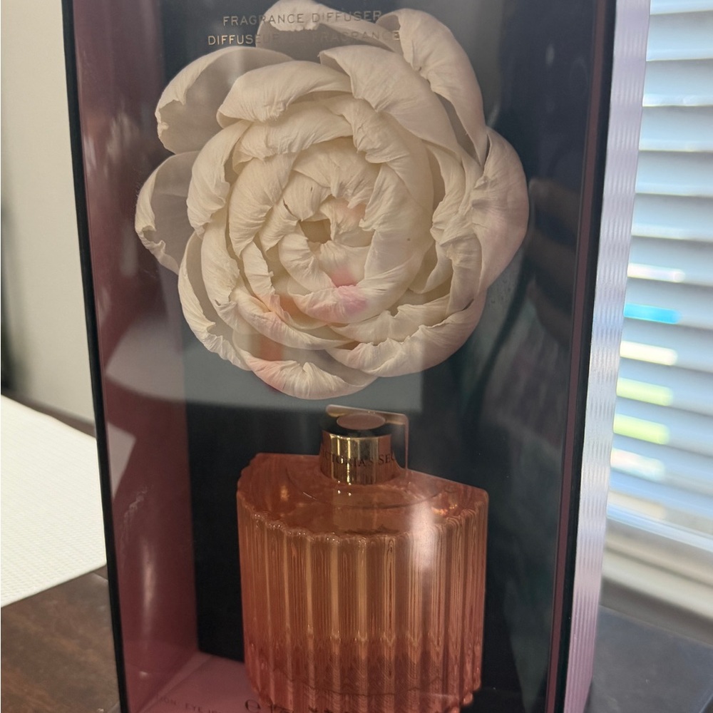 Victoria's Secret Faux Floral Diffuser with White and Pink Accents